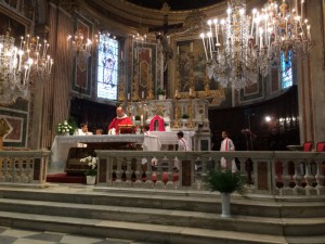 La messe présidée par Don Mico