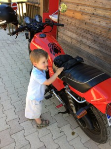 Jojo aimerait faire de la moto